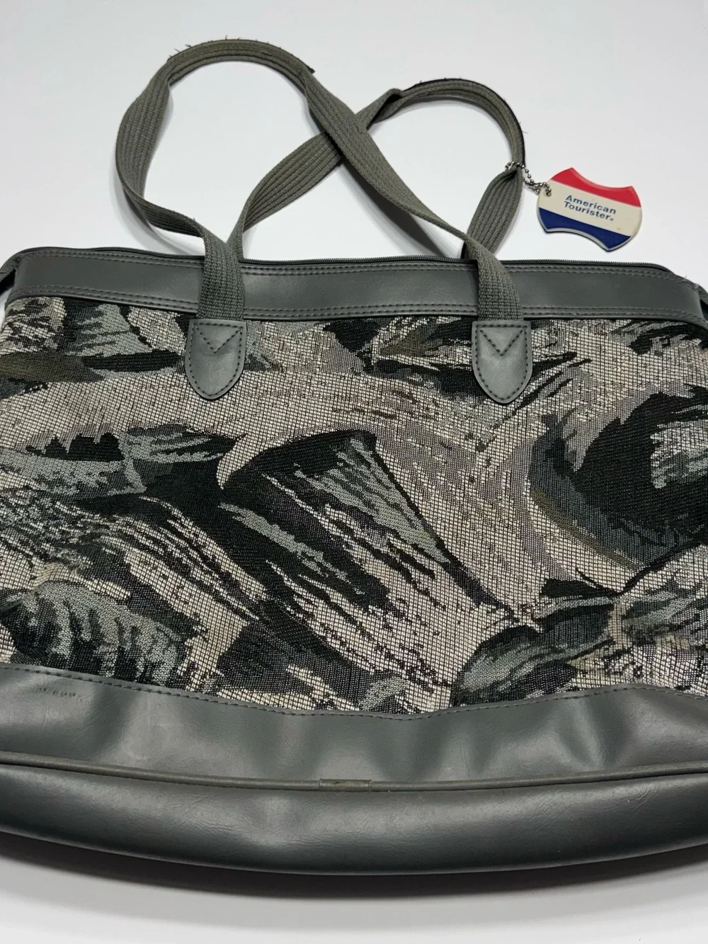 American Tourister Gray and Black Patterned Tote